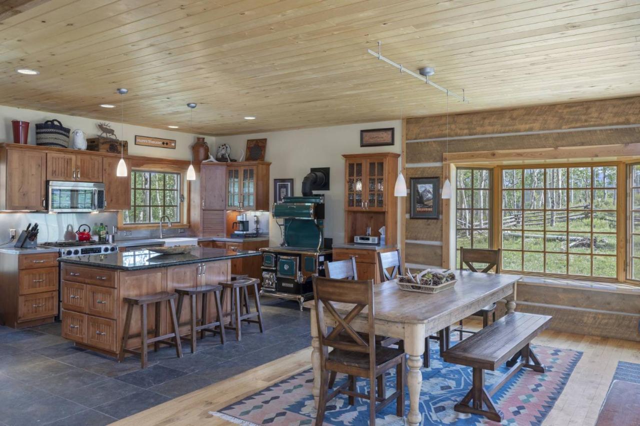 Hughes Ranch - Wilson Mesa, 70 Acres With Views Upon Views Villa Placerville Exterior photo
